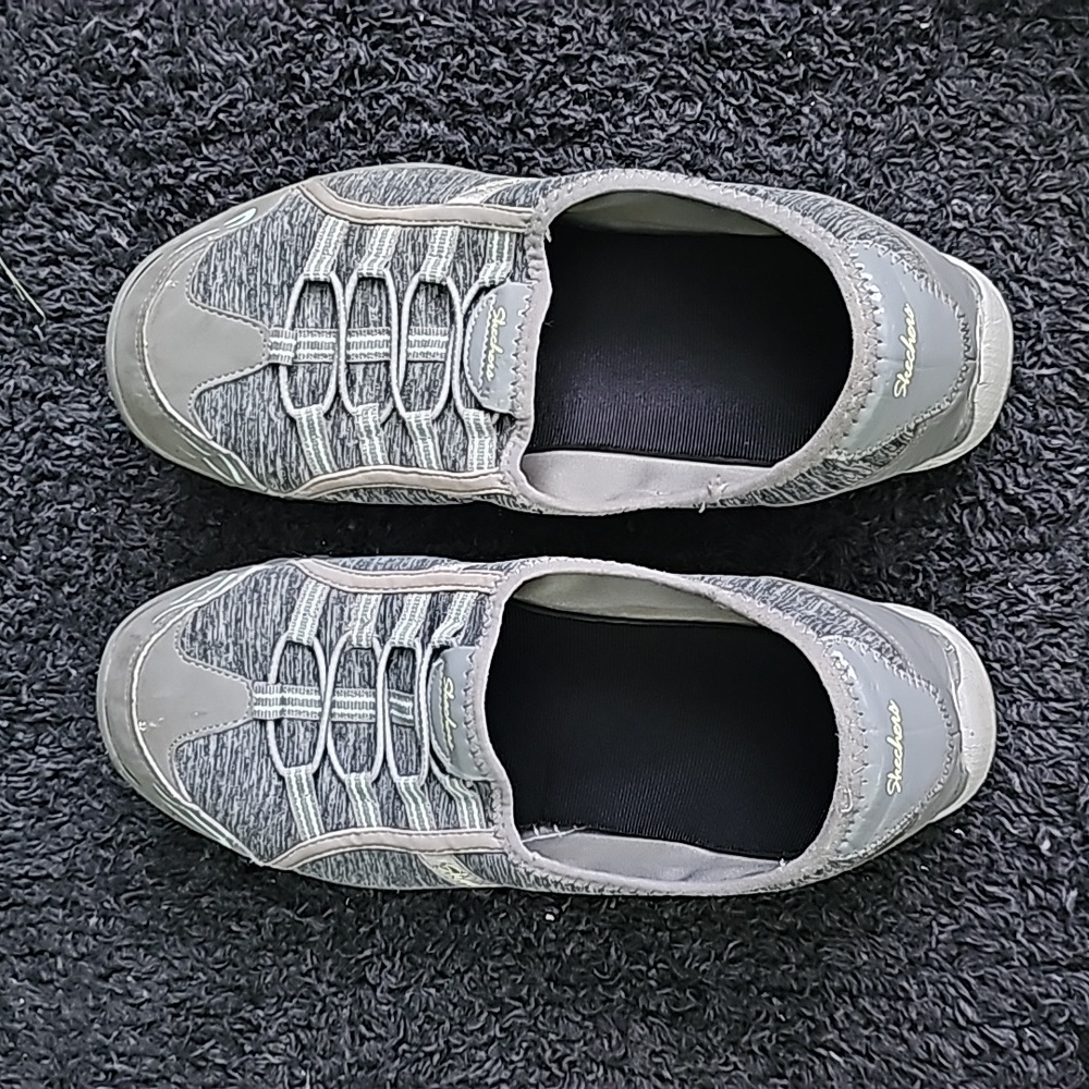 Skechers slip on size 10